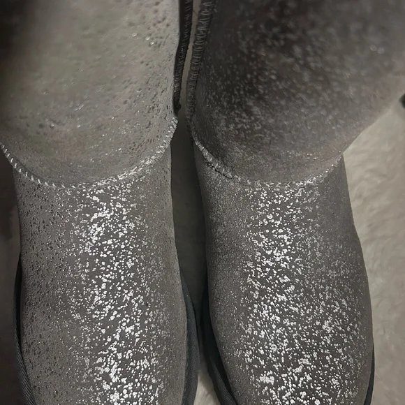 UGG Women's Speckled Gray Winter Boots - Picture 7 of 7